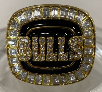 1992 CHICAGO BULLS CHAMPIONSHIP REPLICA RING NAMED TO MICHAEL JORDAN SIZE 10.5