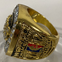 1992 CHICAGO BULLS CHAMPIONSHIP REPLICA RING NAMED TO MICHAEL JORDAN SIZE 10.5 - 2