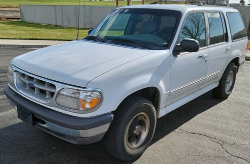 1997 FORD EXPLORER XLT - LEATHER SEATS - RUNS WELL!