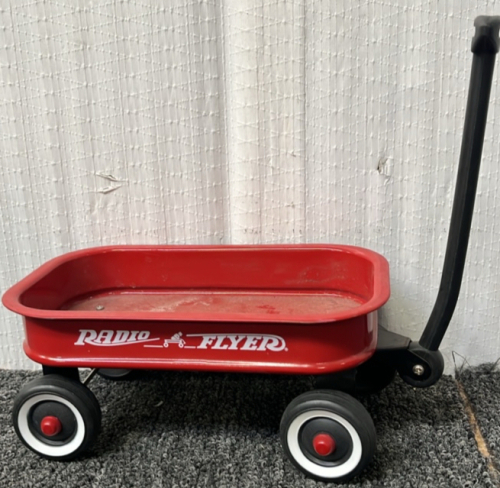 COLLECTIBLE RADIO FLYER WAGON DECOR