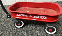 COLLECTIBLE RADIO FLYER WAGON DECOR - 3