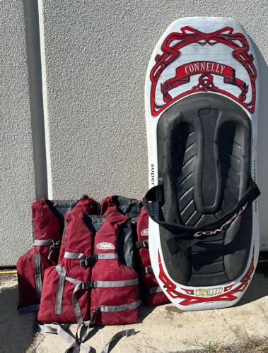(3) HOT PURSUIT LIFE JACKETS AND CONNELLY KNEE BOARD