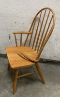 (1) PAIR OF WOODEN DINING ROOM CHAIRS - 6