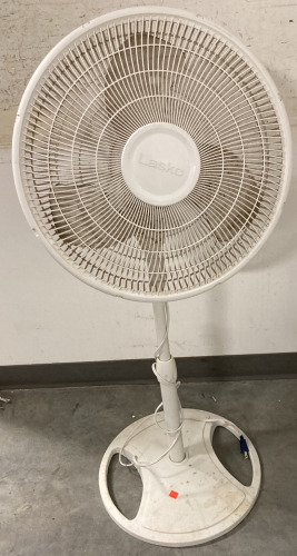 LASKO ROTATING ADJUSTABLE THREE SPEED FAN (WORKS)