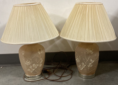 TWO PAINTED FLOWER TABLE LAMPS (TURNS ON)