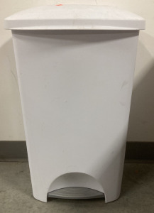 STERILITE PLASTIC WHITE TRASH CAN