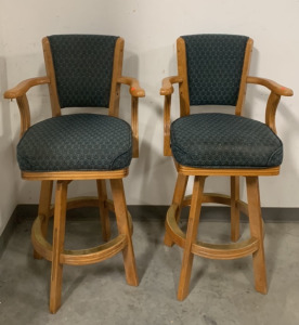 (2) WOOD SPINNING BAR STOOLS WITH CUSHIONED SEATS AND BACK