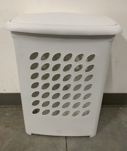 (1) PLASTIC LAUNDRY BASKET WITH LID