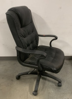 (1) BLACK SPINNING OFFICE CHAIR ON WHEELS - 2