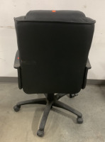 (1) BLACK SPINNING OFFICE CHAIR ON WHEELS - 3