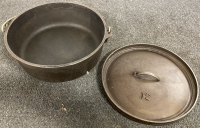 12 INCH LODGE DUTCH OVEN WITH ORIGINAL BOX - 4