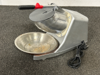 ELECTRIC DUAL BLADES ICE CRUSHER- POWERS ON - 3