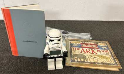 VACUUM SEAL BAGS, VINTAGE ARK BOOK, THE NEW YORKER ALBUM, AND STAR WARS LEGO ALARM CLOCK (MAY REQUIRE NEW BATTERIES)