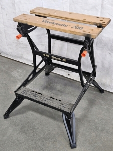 B&D WORKMATE 200 FOLDING WORK TABLE