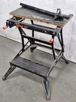 B&D WORKMATE 225 FOLDING WORK TABLE