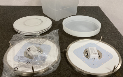 3 LED LIGHT FIXTURES - LIKE NEW - NOT TESTED