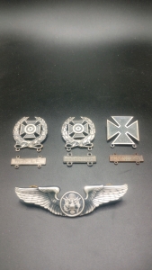 (1) WW2 Era Original USAF US Air Force Enlisted Airman 1/20 Silver 3" Wings Badge (3) Original WW2 Era 1/20 Silver Marksman Badges With Specialist Tabs