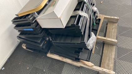 Plastic Shelving With Metal Brackets