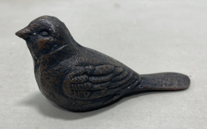 (1) Cast Iron Bird Door Stop