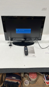 26&rdquo; Samsung Tv W/ Remote