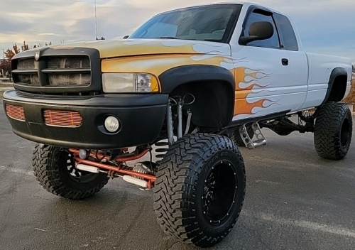 1999 DODGE RAM 1500 - 4X4 - HIGH LIFT KIT!