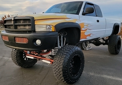 1999 DODGE RAM 1500 - 4X4 - HIGH LIFT KIT!