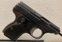 STERLING .25 AUTO PISTOL WITH MAGAZINE&mdash; 68407