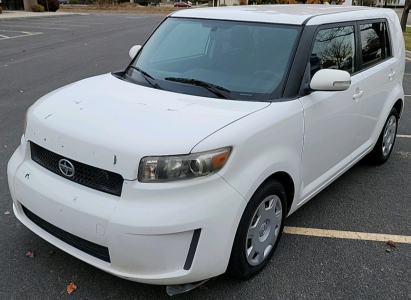 2009 TOYOTA SCION XB - MANUAL!