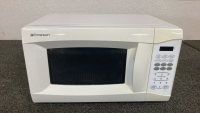 EMERSON 700 WATT MICROWAVE— WORKS