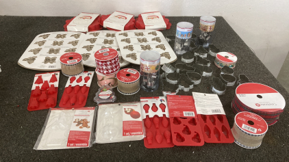 CHRISTMAS CAKE PANS RIBBON COOKIE CUTTERS BAKING PANS AND MORE