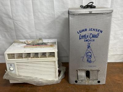 RUNNING GE WINDOW A/C UNIT, LITTLE CHIEF ELECTRIC SMOKER (FOR PARTS OR REPAIR) AND 2-STEP LADDER