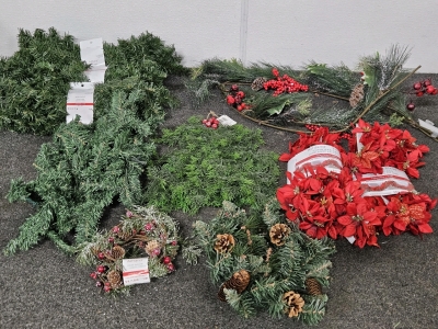 NEW CHRISTMAS DECOR