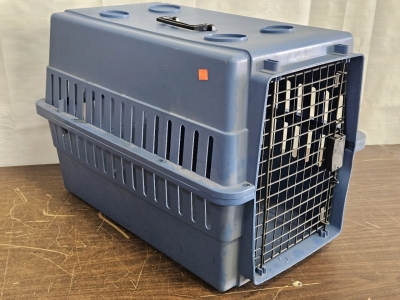 MEDIUM TRAVEL PET KENNEL (18×26×18)