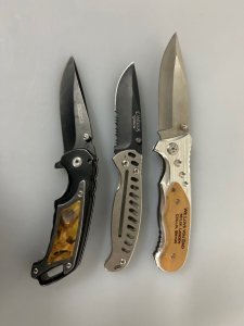 (3) FOLDING KNIVES
