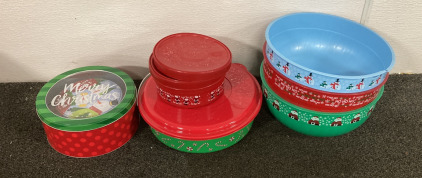 (1) BOX OF PLATIC CHRISTMAS BOWLS, TUPPERWARE, AND METAL HOLIDAY CONTAINERS