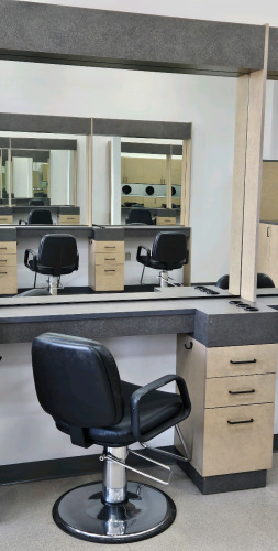 SALON STATION W/ CHAIR, 54"x16"(+CHAIR)x91", 53"x46" MIRROR. PLEASE INSPECT
