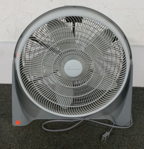 (1) COOLMASTER FAN (POWERS ON) ( 22” X 23”)