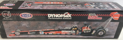 1:24 Die Cast Replica Dragster - Dynomax