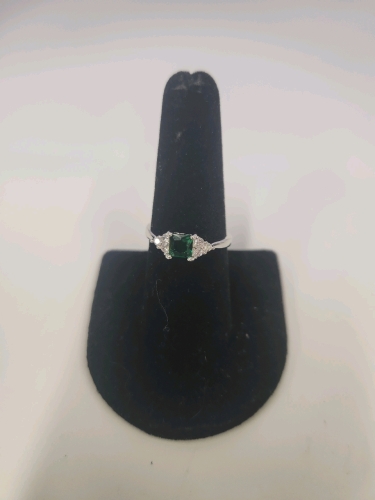 Size 8 Square Cut Skarling Emerald .925 Ring