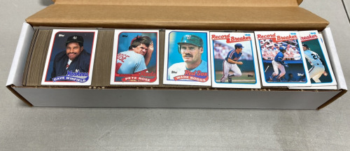 Big Lot Of 1989 Topps MLB Collectible Baseball Cards… Dave Winfield, Pete Rose, Wade Boggs +