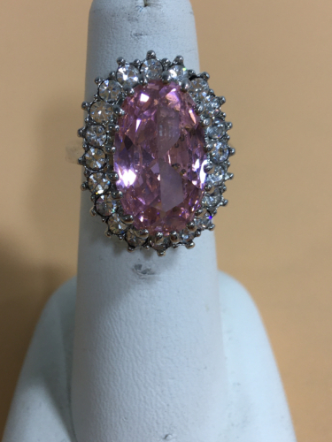 Beautiful Size 5 Ladies Oval Pink With Simulated Diamond Stone Ring