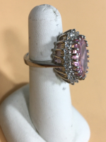 Beautiful Size 5 Ladies Oval Pink With Simulated Diamond Stone Ring - 2