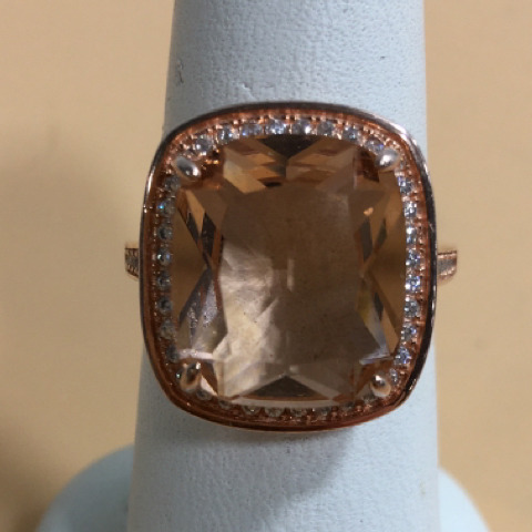 Beautiful Size 7 Rose Gold Tone Ring