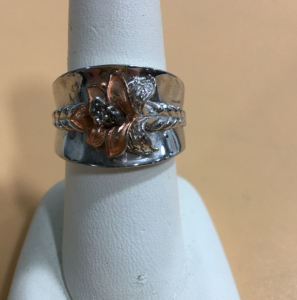 Beautiful Size 8 Silver .925 Ring With Flower