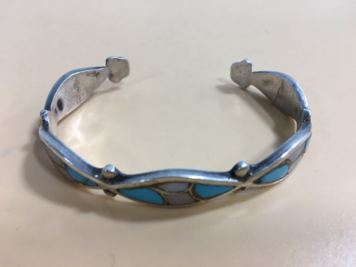 Beautiful Silver Tone Bracelet With Stones
