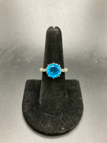 Size 8 Blue Topaz Round Cut Faceted Ring