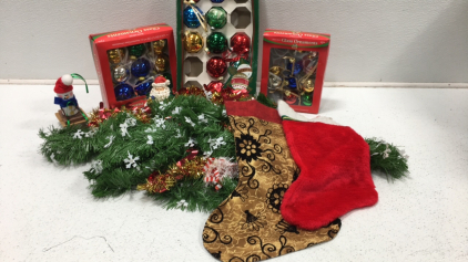 Christmas Ordaments Stockings And Garland