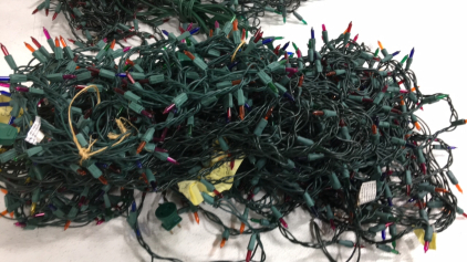 (10) strands multicolor lights Working condition (6) strands red lights Working condition (2) strands white lights Working condition (1) strand green lights Working condition Please inspect