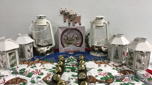 (2) oil lamps, (4) candle lamps, (2) sets of bells,unopened Christmas clock