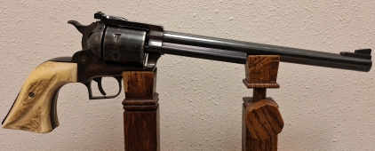 RUGER SUPER BLACKHAWK .44 MAG REVOLVER --84-44942